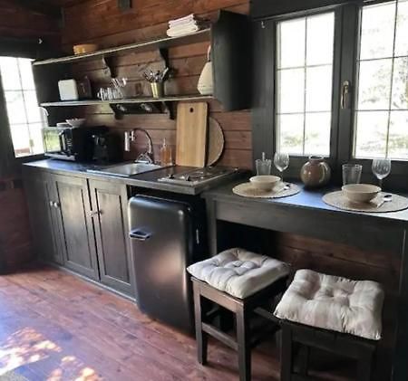 מלון Saint-Rémy-de-Provence Roulotte / Tiny House Dans Les Alpilles מראה חיצוני תמונה