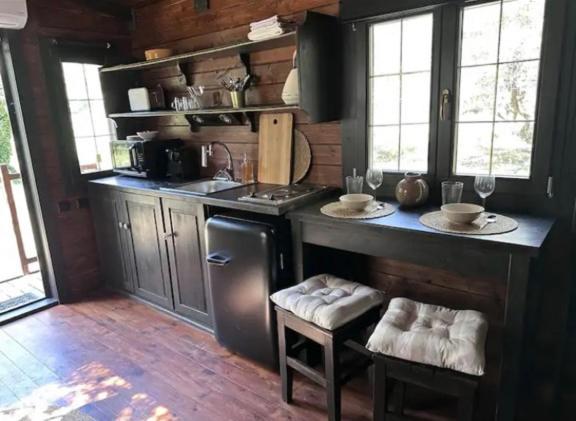 מלון Saint-Rémy-de-Provence Roulotte / Tiny House Dans Les Alpilles מראה חיצוני תמונה